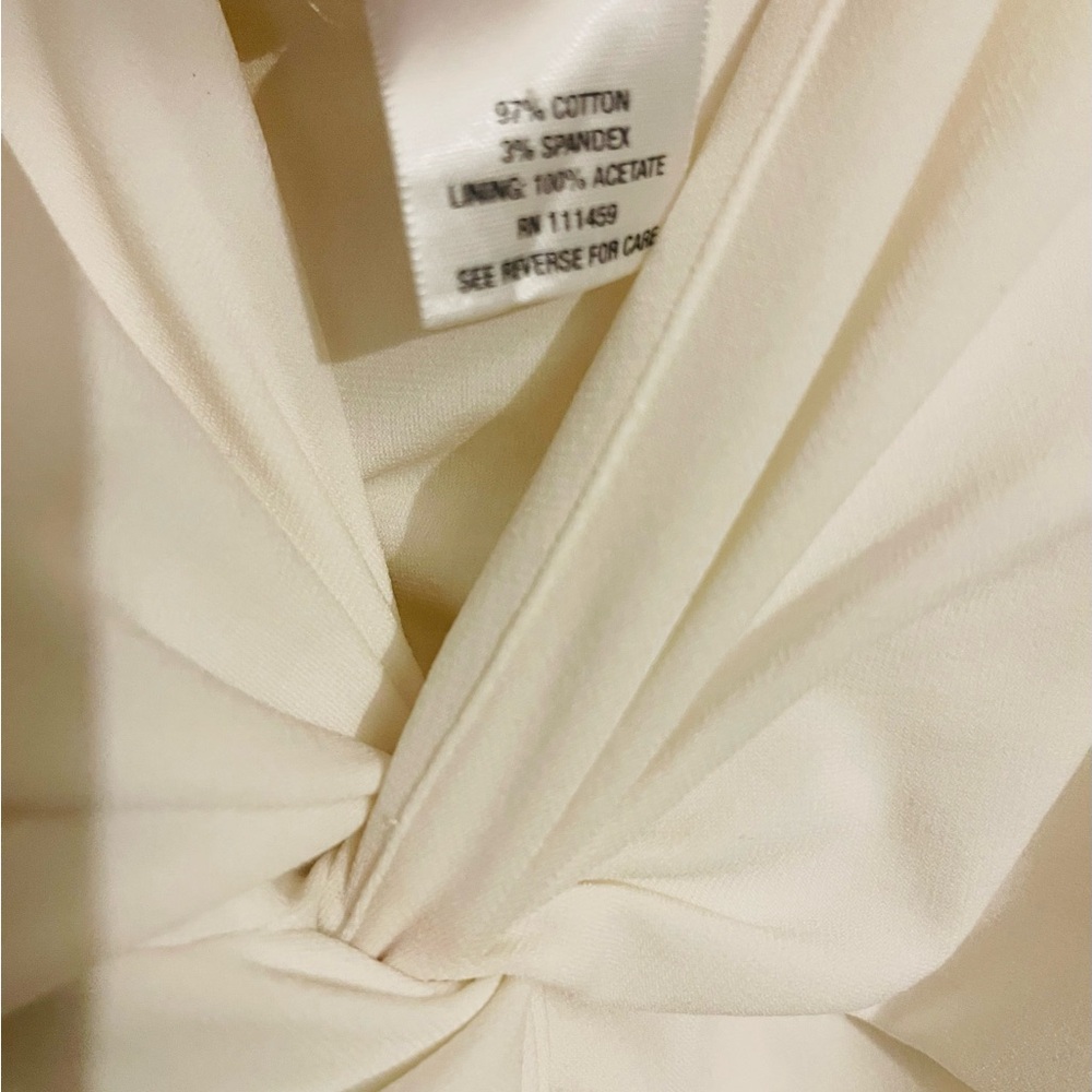 Elegant Cream Sleeveless Dress - Picture 3 of 11